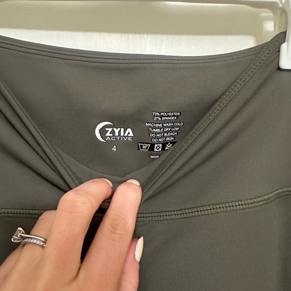 Zyia Olive Logo Stripe Light n Tight Hi-Rise Capri 20" - Picture 2 of 5